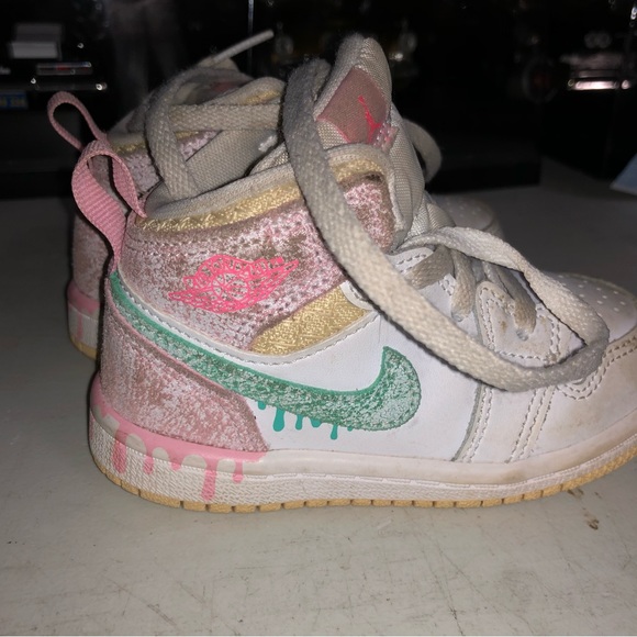 USED 6C Nike Shoes (DD1668-100) - Picture 1 of 8